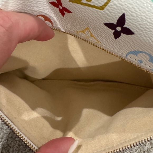 New Louis Vuitton x Murakami High Rise Bumbag *Sold Out in the US* - Picture 11 of 16